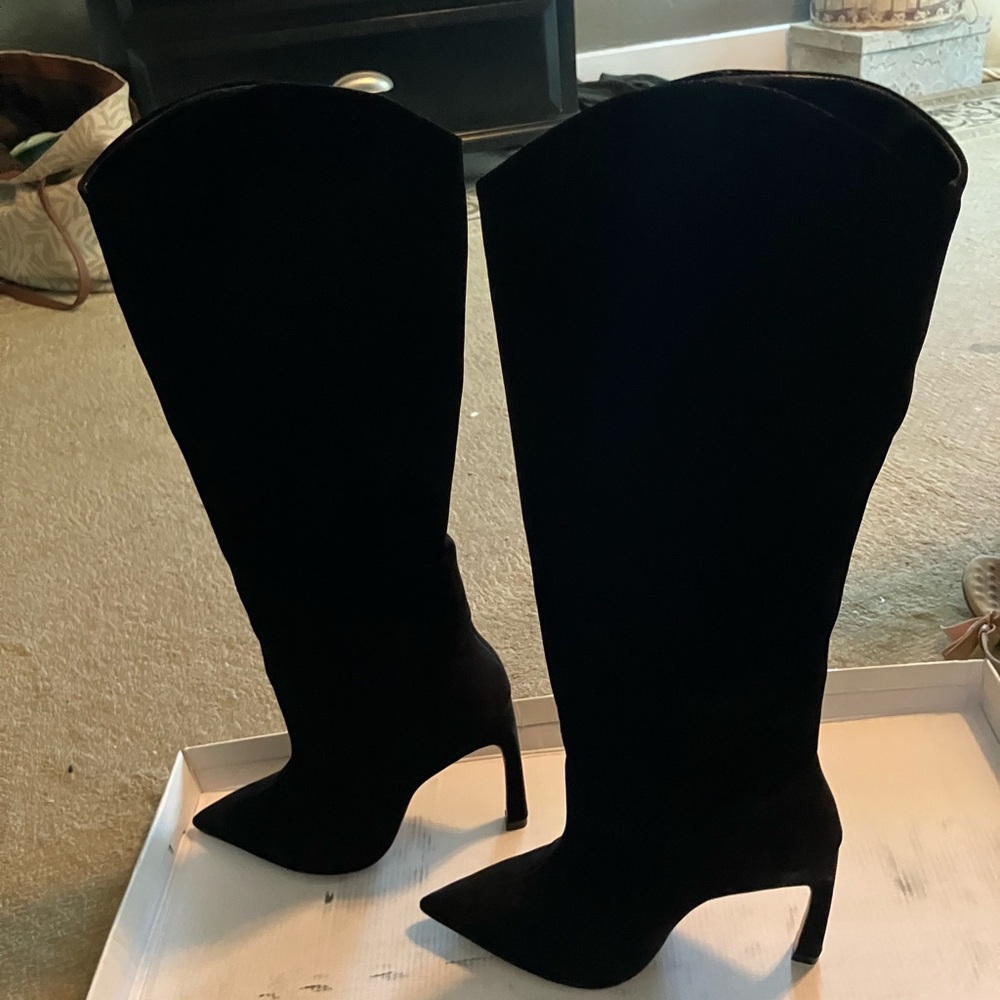 Schutz Maryana pointed toe boots.  Black size 7.5